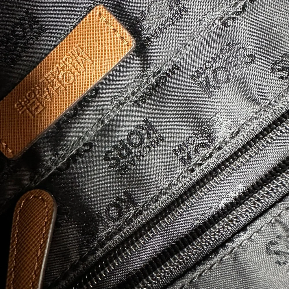 SOLD Michael Kors Jet Set LARGE Nylon & Leather Tote Bag Black & Brown With Care - Picture 13 of 15